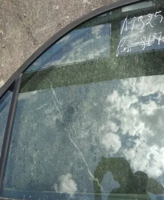 Citroen C8 Front door window glass four-door