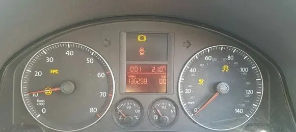 Volkswagen Golf V Speedometer (instrument cluster) 1K0920951E
