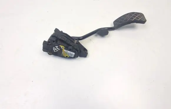Volkswagen PASSAT B5.5 Accelerator throttle pedal 8D2721523B