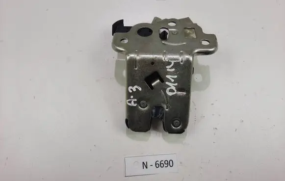 Audi A3 S3 8P Tailgate/trunk/boot lock/catch/latch 9K9827505A