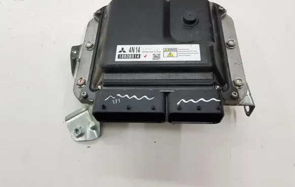 Mitsubishi Outlander Engine control unit/module 1860B814 2757001722