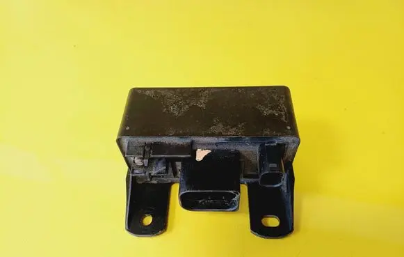 Mercedes-Benz A W168 Glow plug pre-heat relay