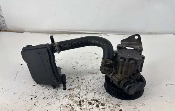 Mercedes-Benz ML W164 Power steering pump 