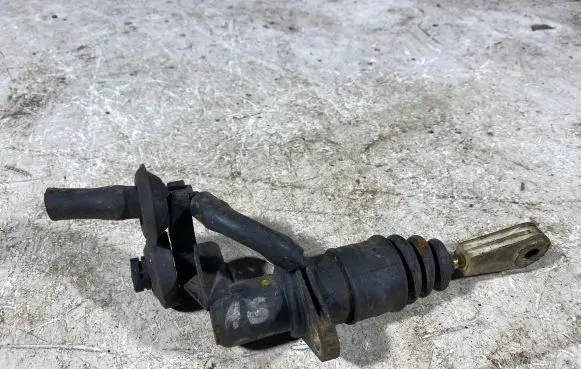 Audi A6 S6 C5 4B Clutch master cylinder 8e2721401