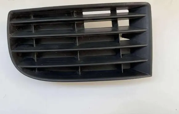 Volkswagen Golf V Front bumper lower grill 1K0853666