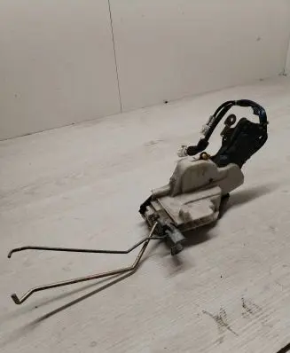 Suzuki Liana Front door lock SAE073