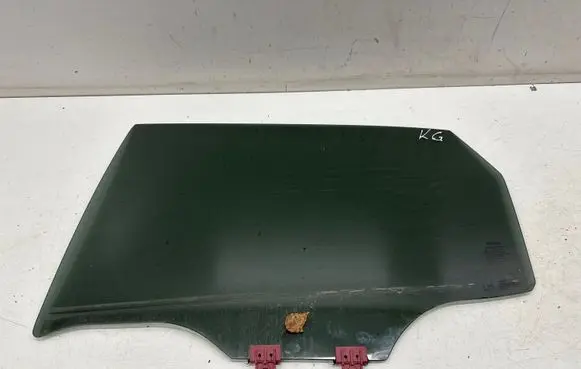 Nissan Qashqai J12 Rear door window glass