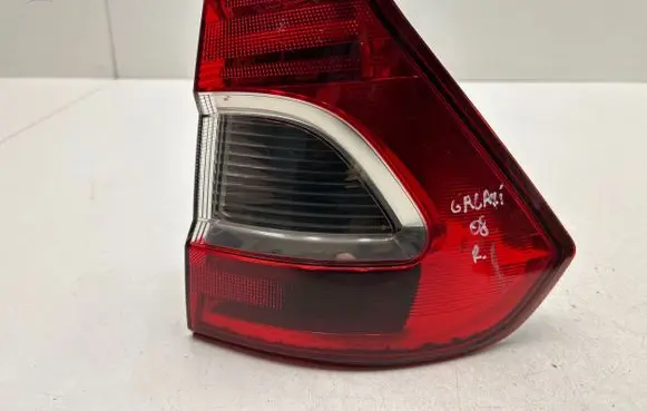 Ford Galaxy Rear/tail lights P0512V15W 17701012