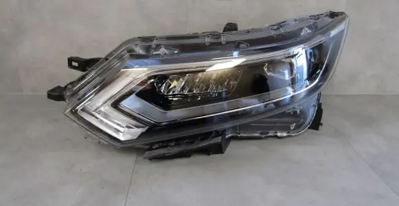 Nissan Qashqai Headlight/headlamp 1001901