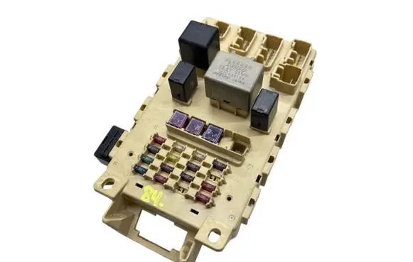 Toyota Yaris Fuse module PPT20GF10