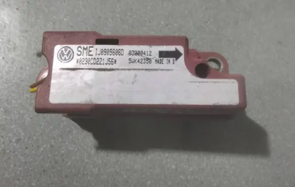 Volkswagen Golf IV Airbag deployment crash/impact sensor 1J0909606D 5WK42350 0230CD2Z1J56
