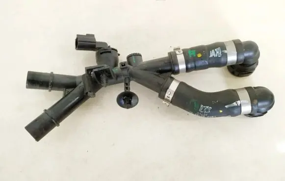 Jaguar I-Pace Engine coolant pipe/hose hsrz01592