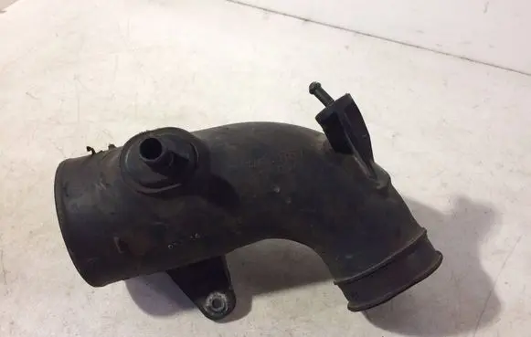 Suzuki Liana Air intake hose/pipe