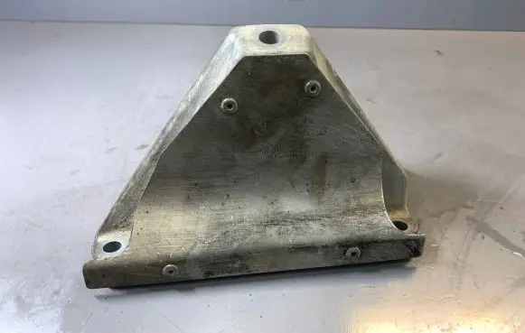 BMW 7 F01 F02 F03 F04 Engine mounting bracket 6777678
