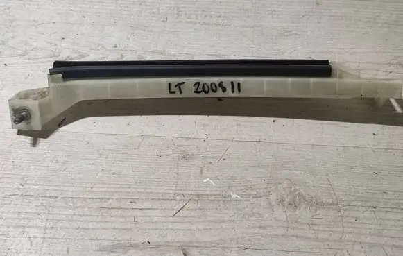 Peugeot 2008 II Rear door windshield rail 9830723480