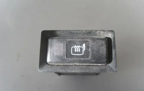 Toyota Land Cruiser (HDJ90) Windscreen/window heater switch 156831