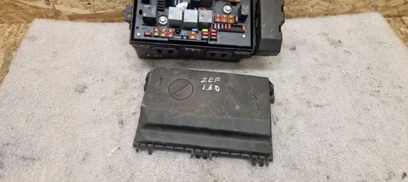 Opel Zafira C Fuse box set 13368646 9198988