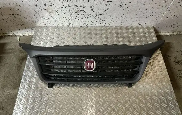 Fiat Ducato Front bumper upper radiator grill 18072151