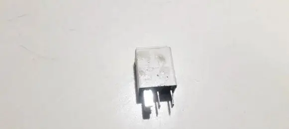 Volkswagen PASSAT B6 Other relay 1k0951253
