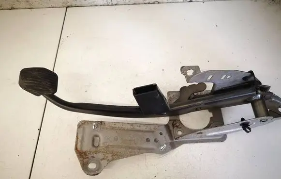 Ford Focus Brake pedal BV612467BG