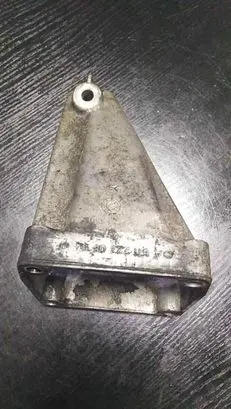 Mercedes-Benz C W203 Engine mounting bracket A6112230804