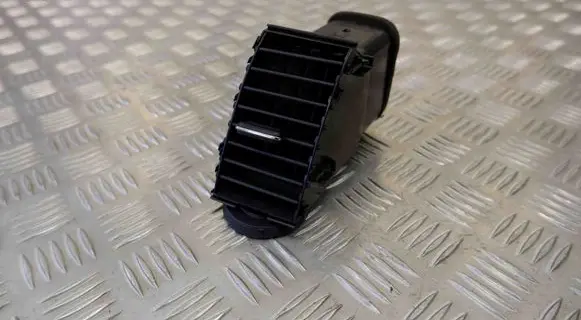 Toyota Prius (XW20) Dashboard side air vent grill/cover trim 5506347010