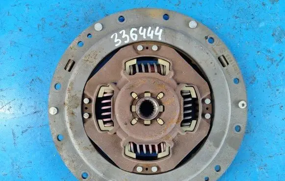 Toyota Prius (XW30) Clutch pressure plate 3127047040