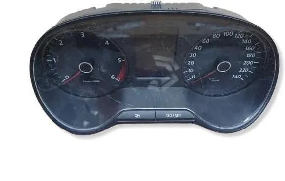 Volkswagen Polo V 6R Speedometer (instrument cluster) 6R0920861E