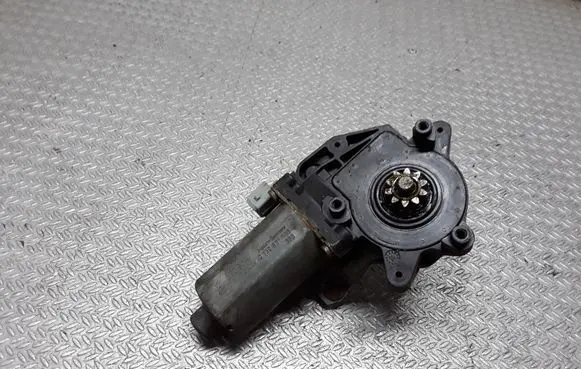Seat Toledo I (1L) Rear door window regulator motor 1L0839402B