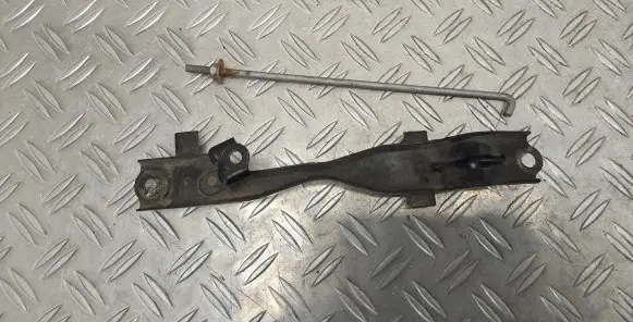 Toyota Auris 150 Battery bracket 