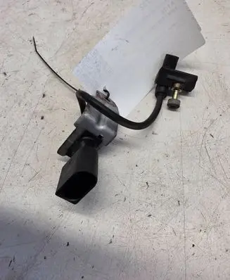 BMW 7 E65 E66 Crankshaft position sensor 0281002477