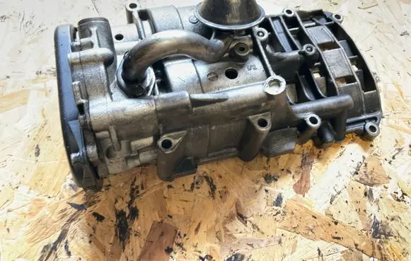 BMW 3 E90 E91 Oil pump 7793754