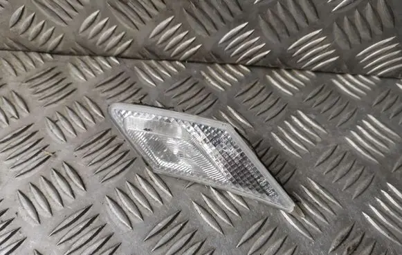 Toyota GT 86 Front indicator light 21460163