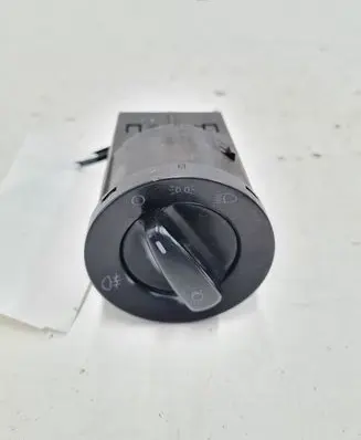 Volkswagen Golf IV Light switch 1C0941531