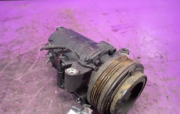 BMW 5 E39 Air conditioning (A/C) compressor (pump)