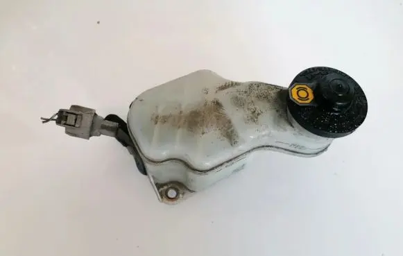 Brake fluid reservoir