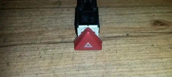 Volkswagen Golf V Hazard light switch