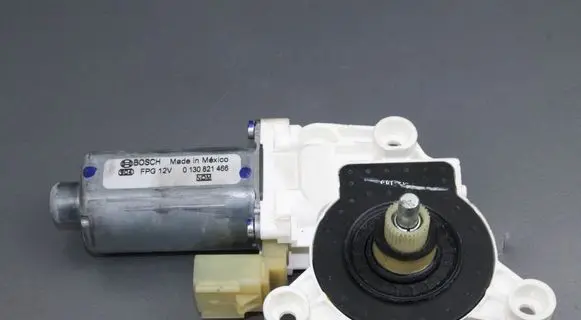 Chrysler Sebring (JS) Front door window regulator motor 0130821466