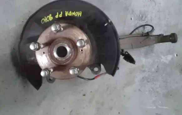 Honda CR-V Front wheel hub spindle knuckle