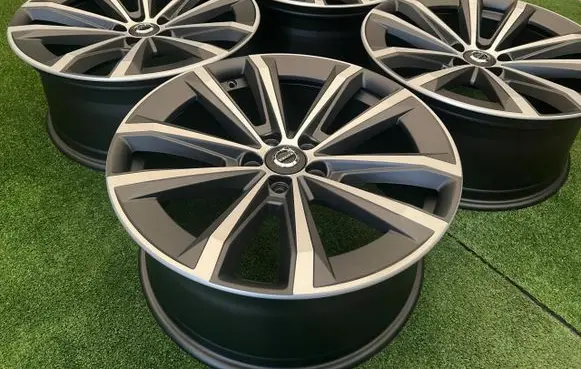 Volvo XC40 R19 alloy rim 