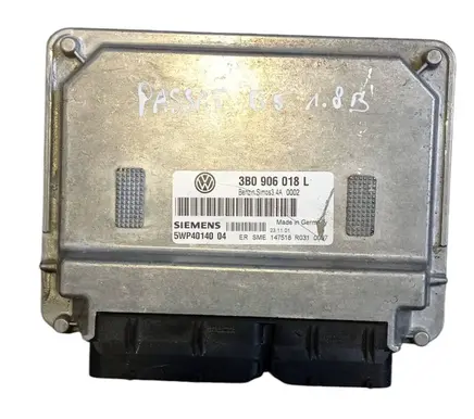 Volkswagen PASSAT B5.5 Engine control unit/module 3B0906018L 5WP4014004