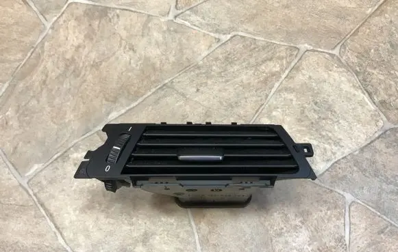BMW 3 E90 E91 Dashboard air vent grill cover trim 9130465