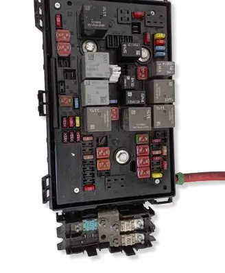 Opel Astra J Fuse module 13313205