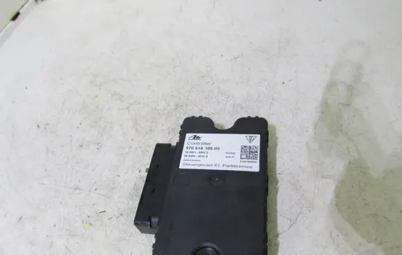 Porsche Panamera (970) Hand brake control module 97061810909 000404421C8 10095103073