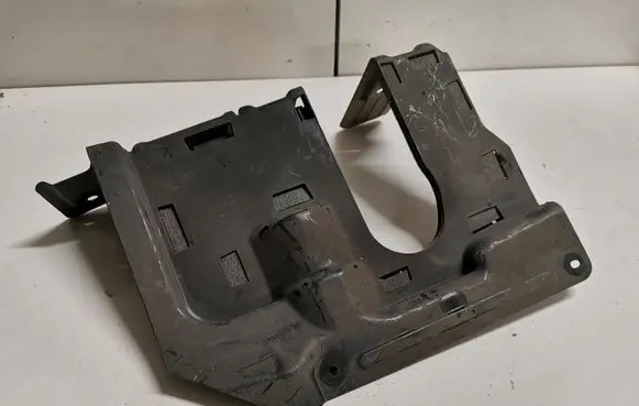 BMW 3 G20 G21 Front underbody cover/under tray 7424918