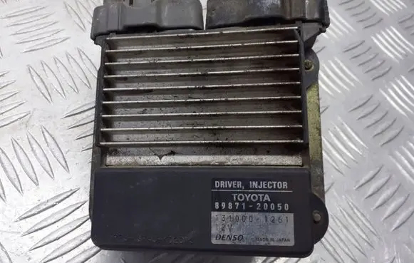 Toyota Corolla E120 E130 Fuel injection control unit/module 89871-20050