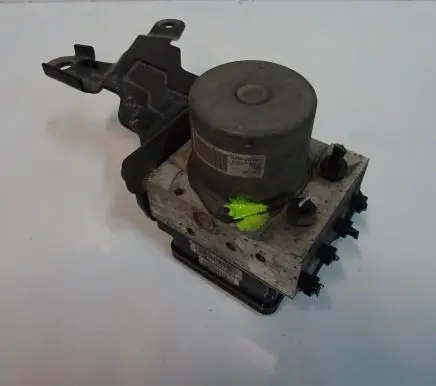 Hyundai i30 ABS Pump 61589-45200