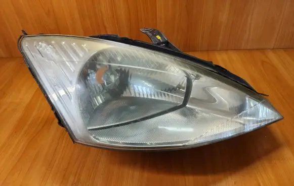 Ford Focus Headlight/headlamp XS4X13005
