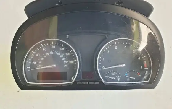 BMW X3 E83 Speedometer (instrument cluster)