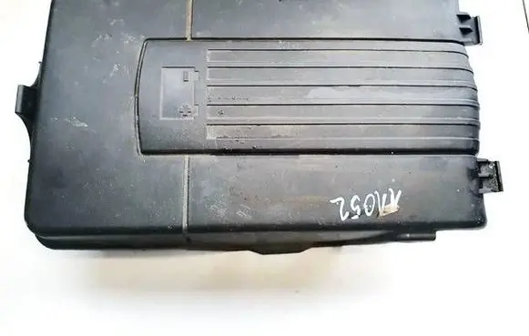 Volkswagen Golf V Battery box tray cover/lid 1K0915443A